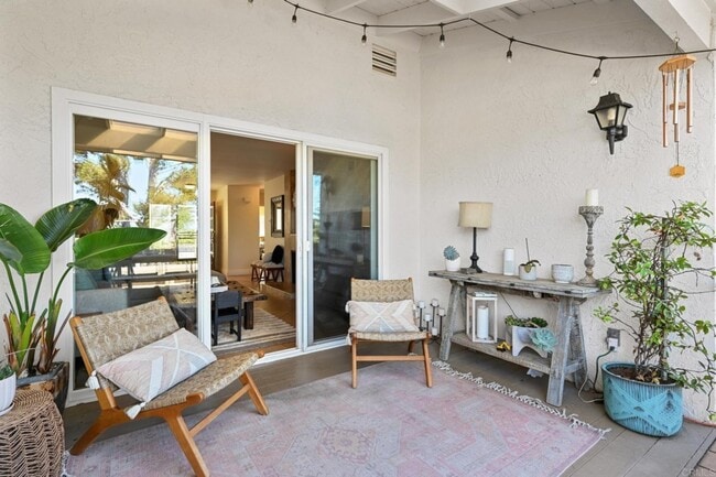 Building Photo - 6733 Oleander Way