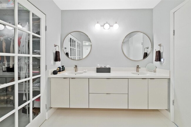 Building Photo - 3600 Mystic Pointe Dr