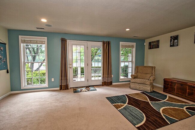 Building Photo - 134 Chapel Harbor Dr