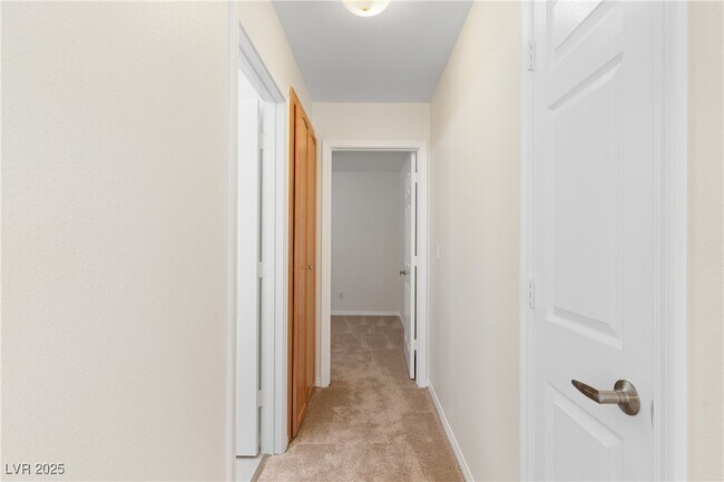 Building Photo - 7268 Vinca Rd