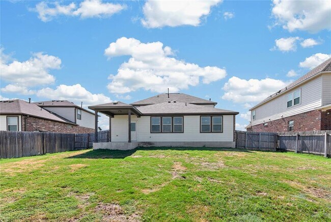 Building Photo - 7634 Leonardo Dr