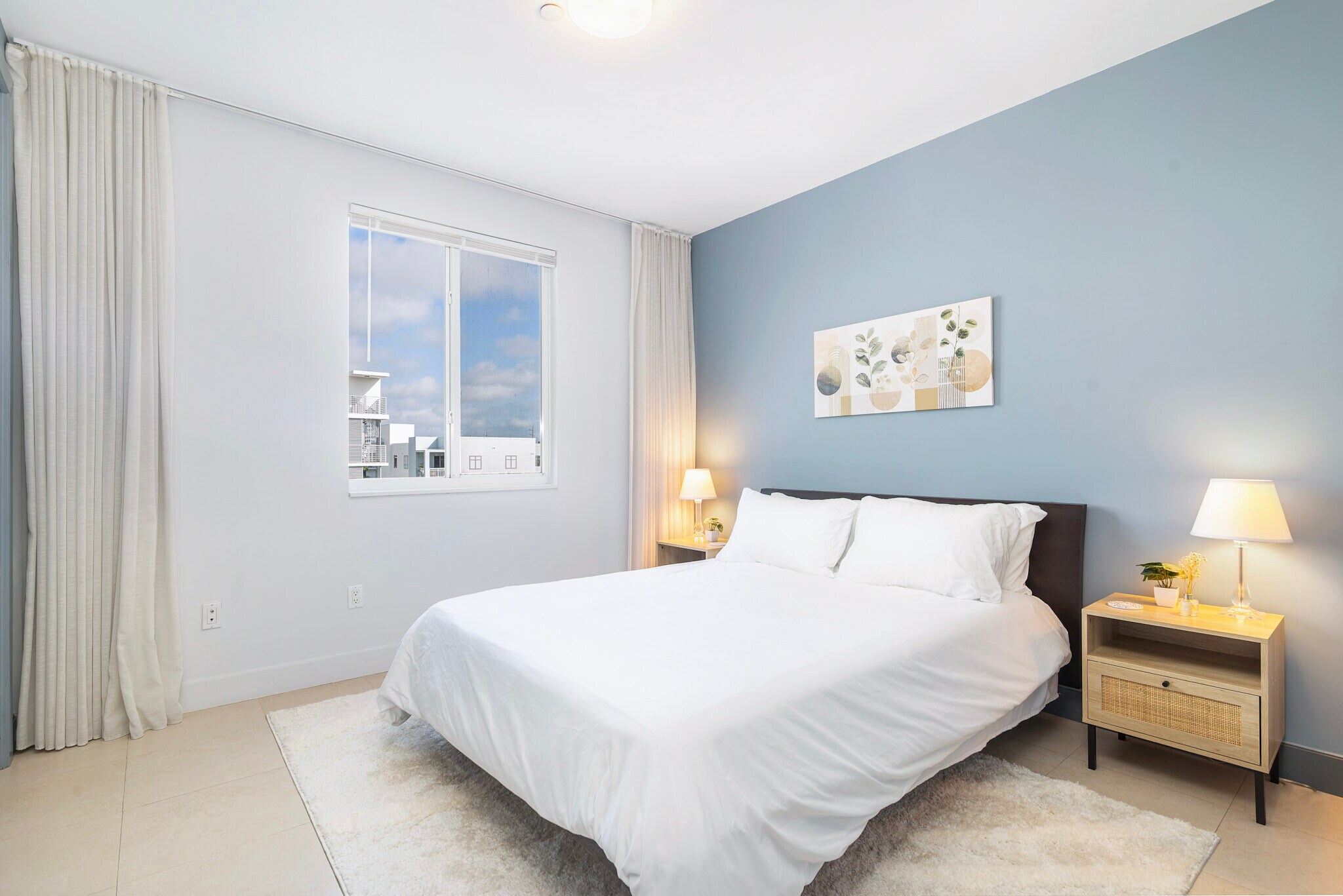 Building Photo - 111 SE 2nd St