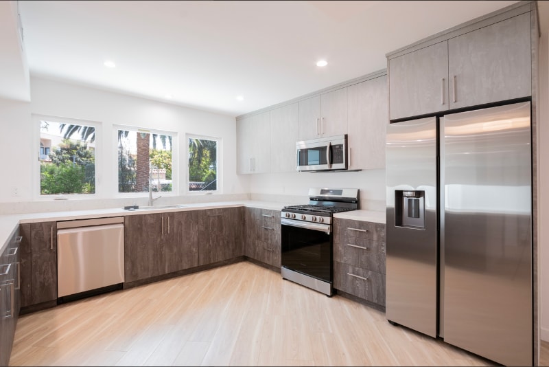 Building Photo - 1346 N Stanley Ave