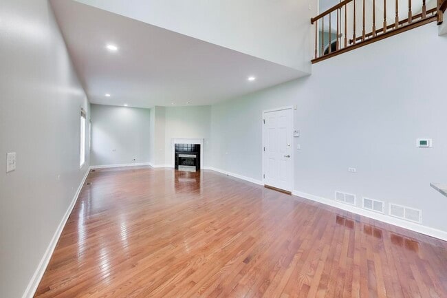 Building Photo - 417 Ashbury Dr