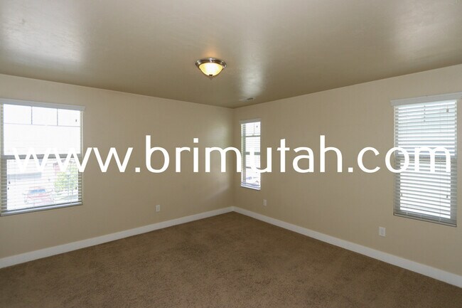 Building Photo - 14547 S Edgemere Dr