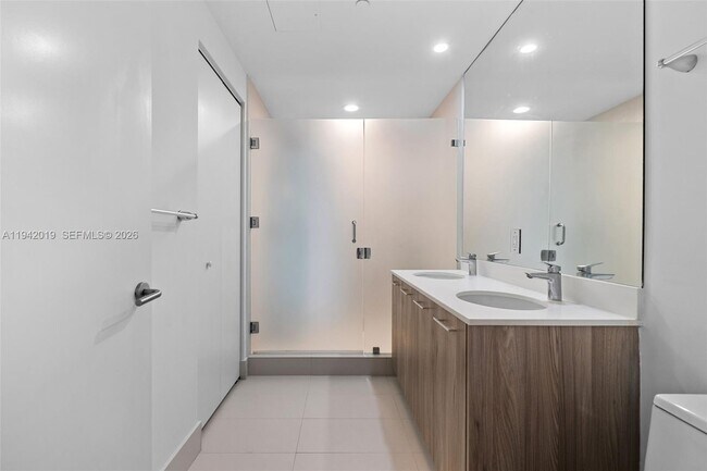 Building Photo - 501 NE 31st St