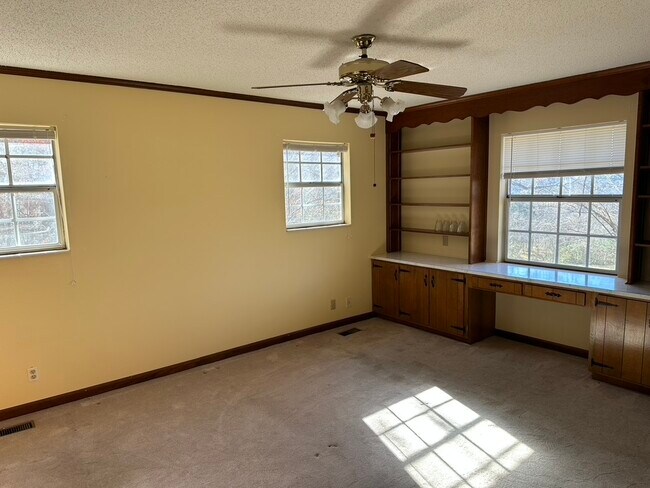 Building Photo - 5120 Candies Creek Ridge Rd