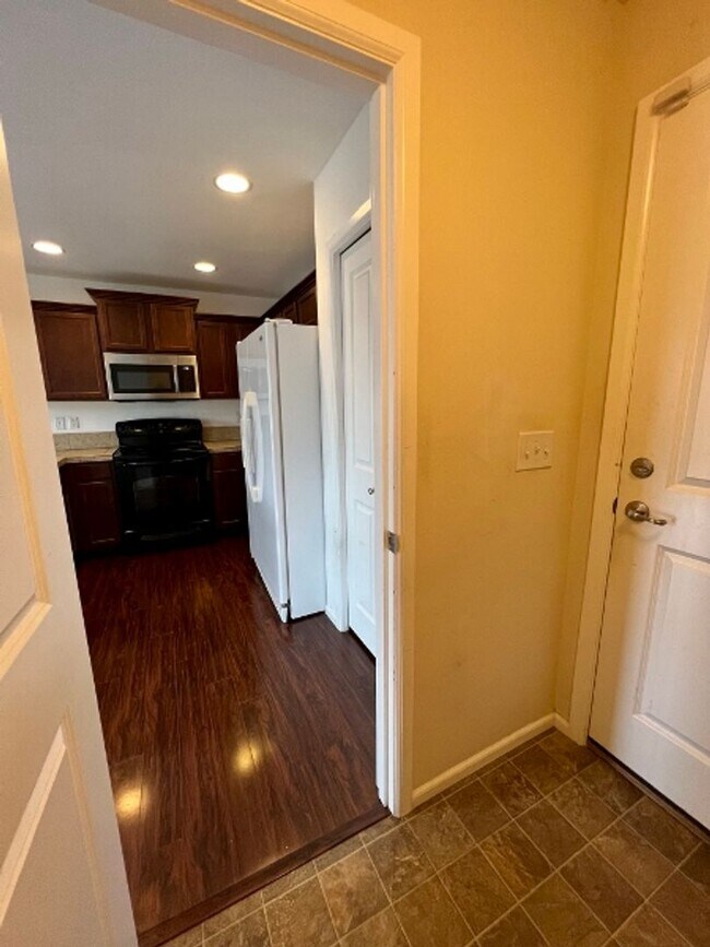 Building Photo - Tumwater 3 BD + Office Space - Move-In Special!