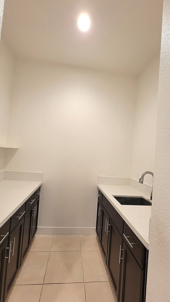 Building Photo - 2689 Tranquility St