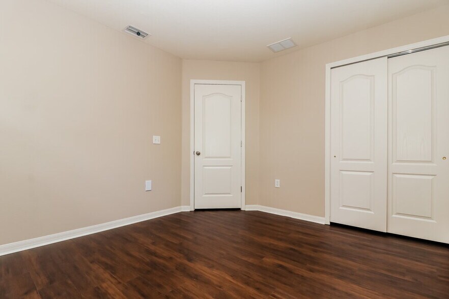 Building Photo - 19412 Timberbluff Dr