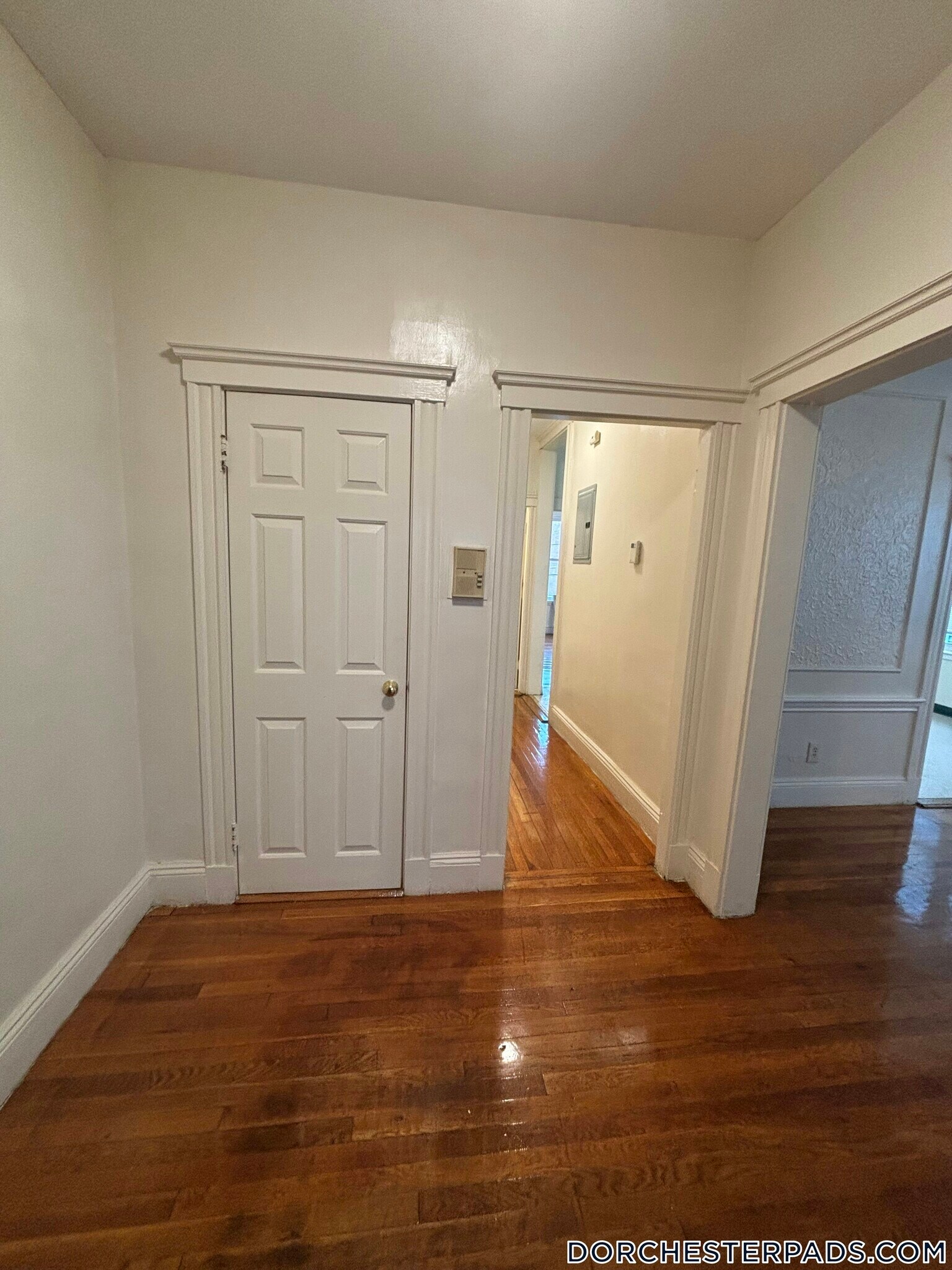 Building Photo - 19 Mora St