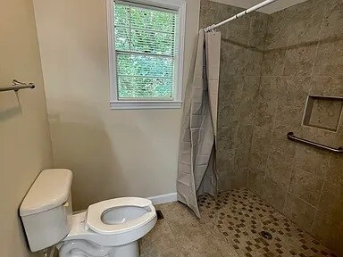 Bathroom - 404 Ingram Ave W