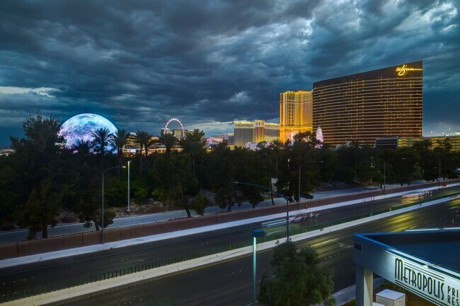 Building Photo - 360 E Desert Inn Rd