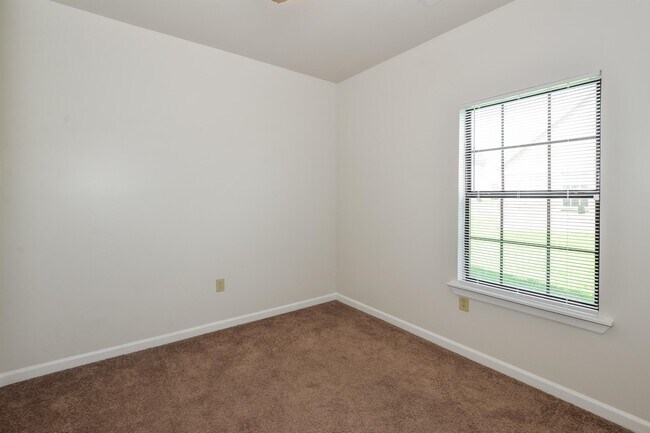Building Photo - 6600 Finch Rd