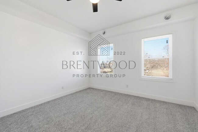 Building Photo - Fully Renovated 4bed, 3bath Home with Fenced In Yard