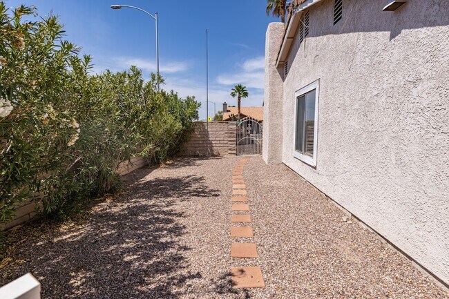 Building Photo - 6361 O'Bannon Dr