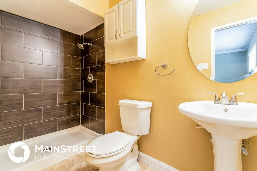 Building Photo - 7418 Emory Oak Ln