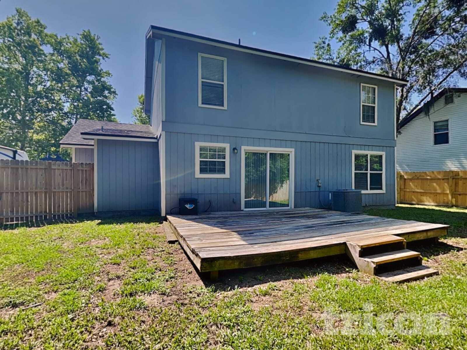 Building Photo - 12739 Serenade Cir N