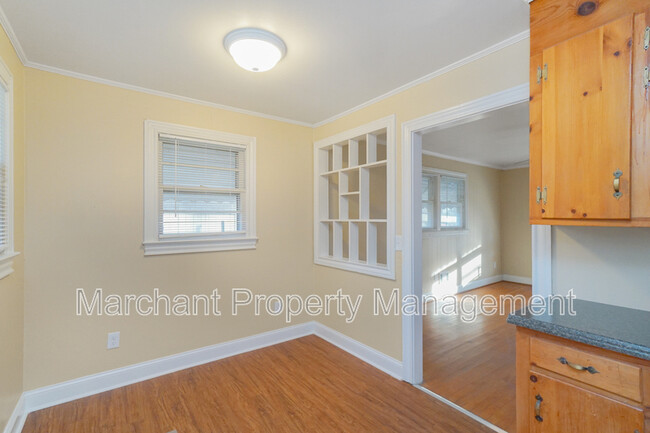 Building Photo - 23 Brownwood Dr