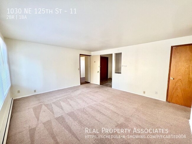 Building Photo - 1030 NE 125th St