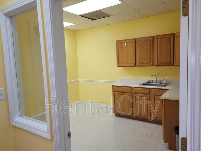 Building Photo - 1365 Flowering Dogwood Ln