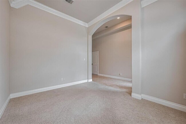 Building Photo - 2722 Park Oak Ct