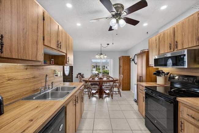 Building Photo - 3451 Americo Dr