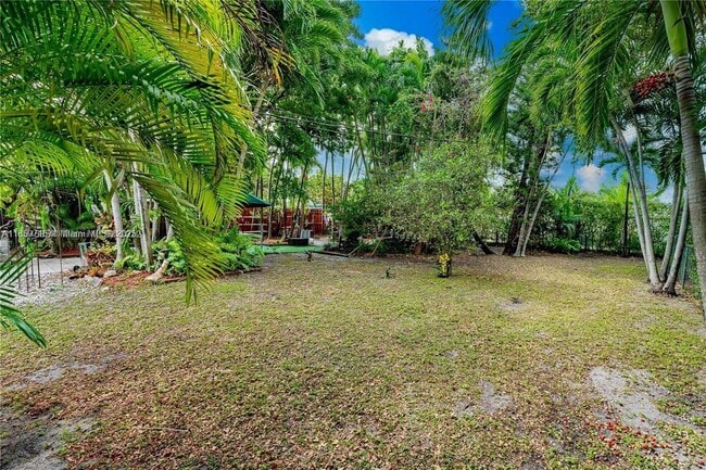 Building Photo - 600 Minola Dr