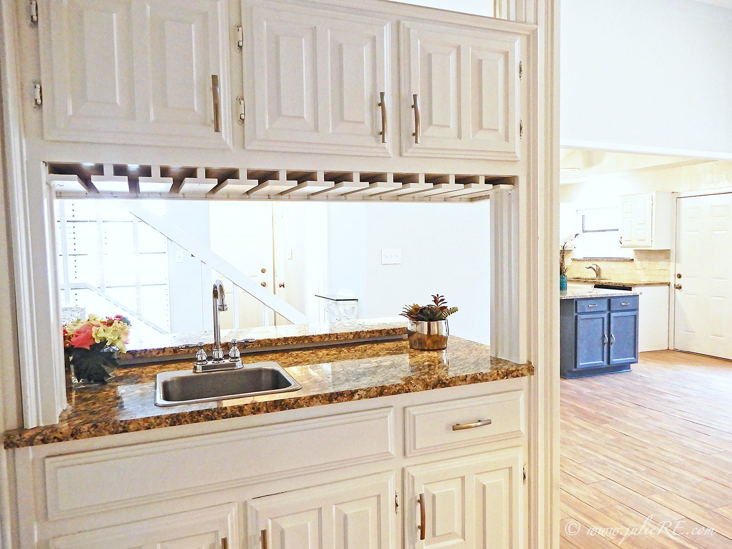 Building Photo - 3636 Country Club Dr W