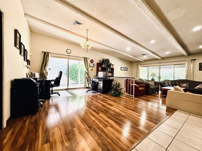 Building Photo - Available August 1st! Beautiful fully furnished single-story home located in the prestigious Span...