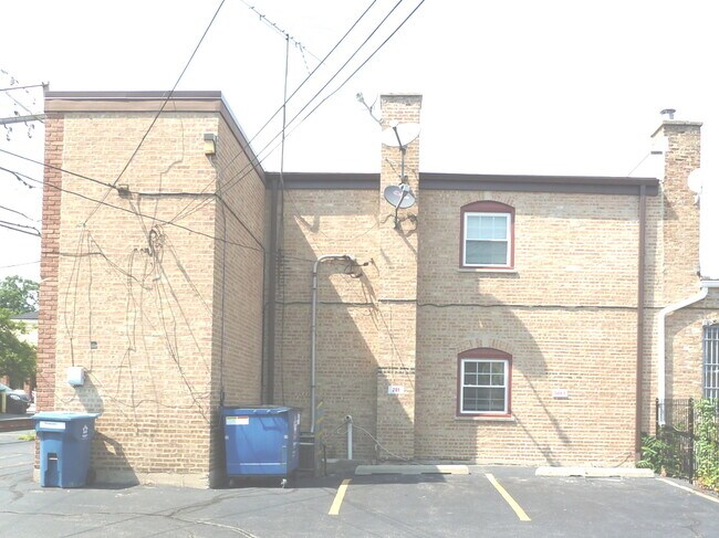 Building Photo - 1917 W 103rd St
