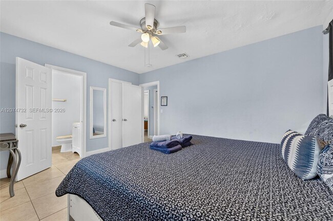 Building Photo - 2904 Van Buren St