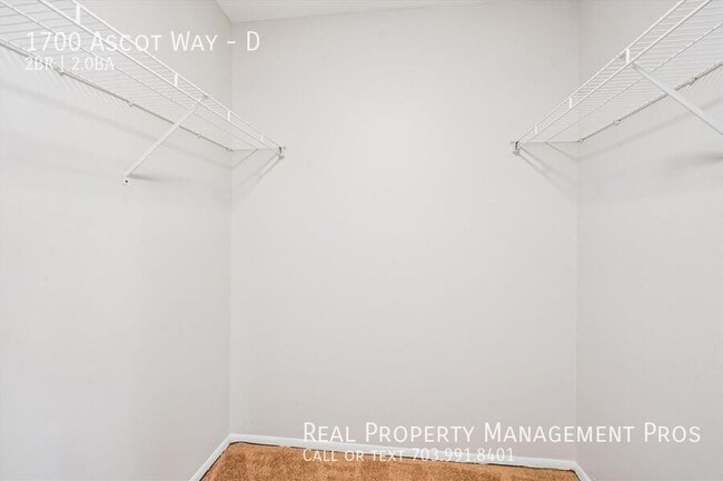 Building Photo - 1700 Ascot Way