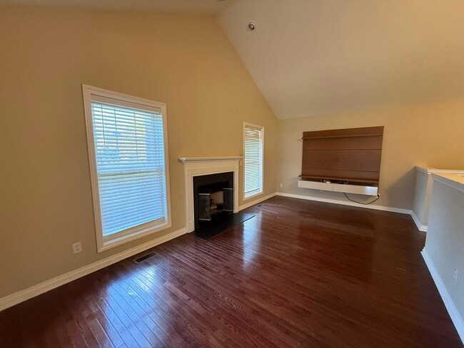 Building Photo - 5705 Hampshire Ln