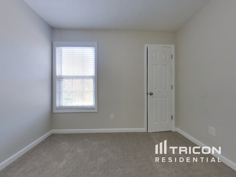 Building Photo - 1813 Beckley Pl