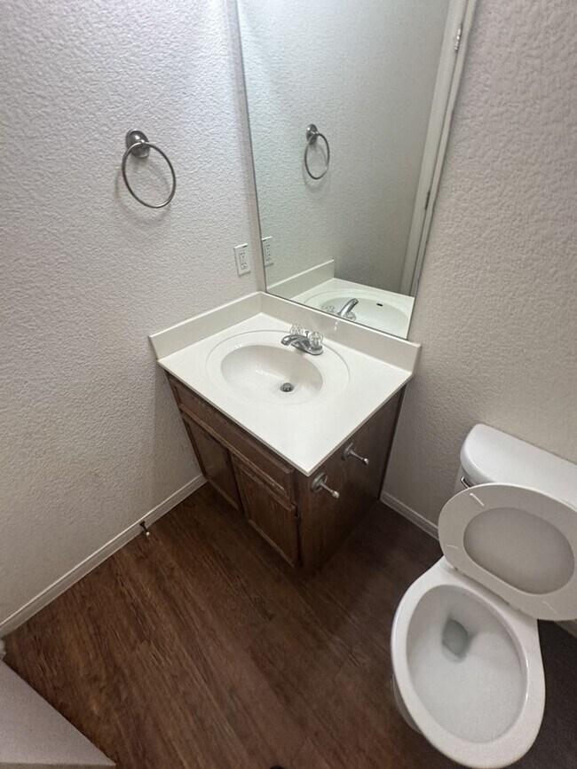 Building Photo - 4608 Waterproof Dr