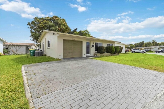 Building Photo - 5616 NW 48th Way