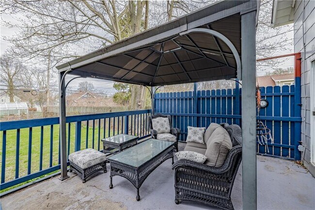 Building Photo - 359 Bleacker Rd