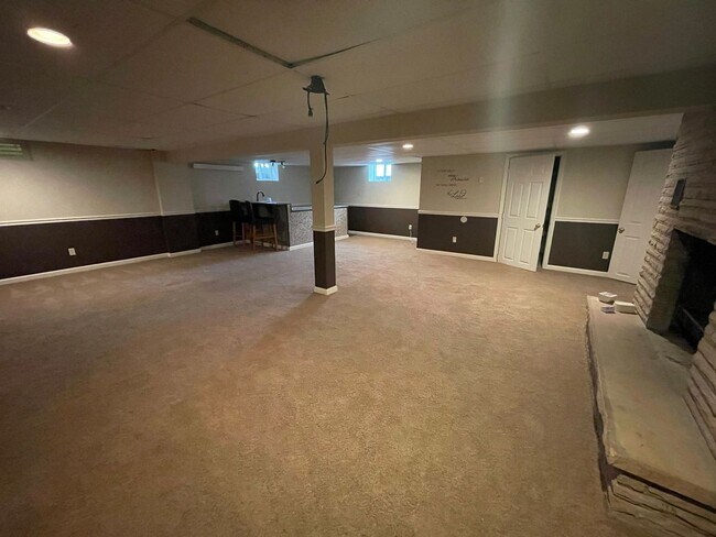 Building Photo - Beautiful 4 Bedroom, 2.5 Bathroom, 3000sq.ft Ranch! Pet Friendly!