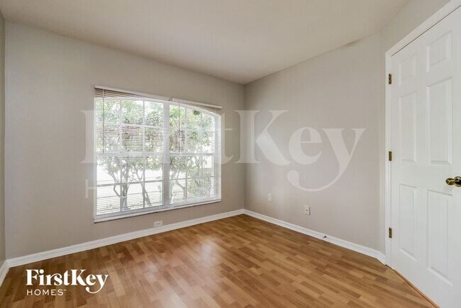 Building Photo - 3843 Chaucer Way