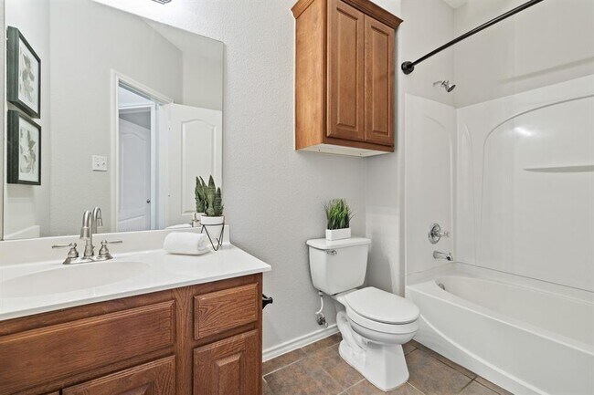 Building Photo - 3721 Pine Needle Cir