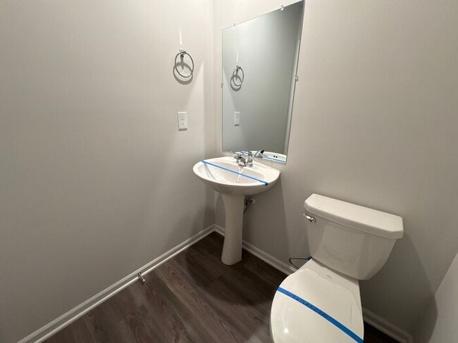 Building Photo - Charming 3-Bedroom Home with Convenient Lo...