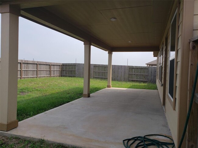 Building Photo - 2515 Little Bluestem Ln