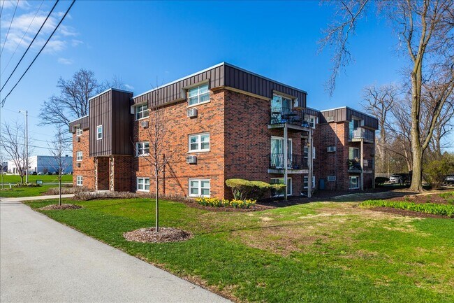 Building Photo - 5740 East Ave