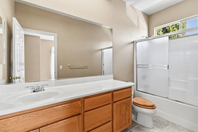 Building Photo - 15543 Vista Vicente Dr