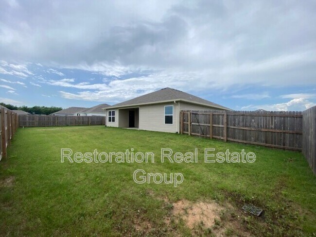 Building Photo - 10010 E 108th Pl N