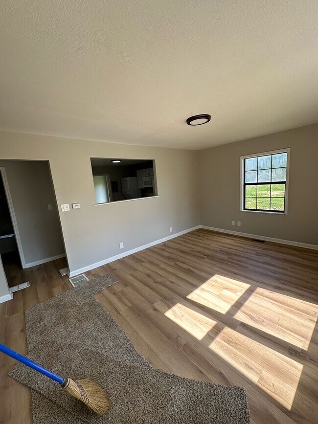 Building Photo - 314-316 Marshall Dr