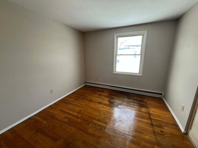 Building Photo - House for rent