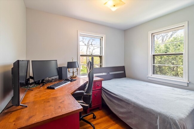 Building Photo - 745 Greenview Pl