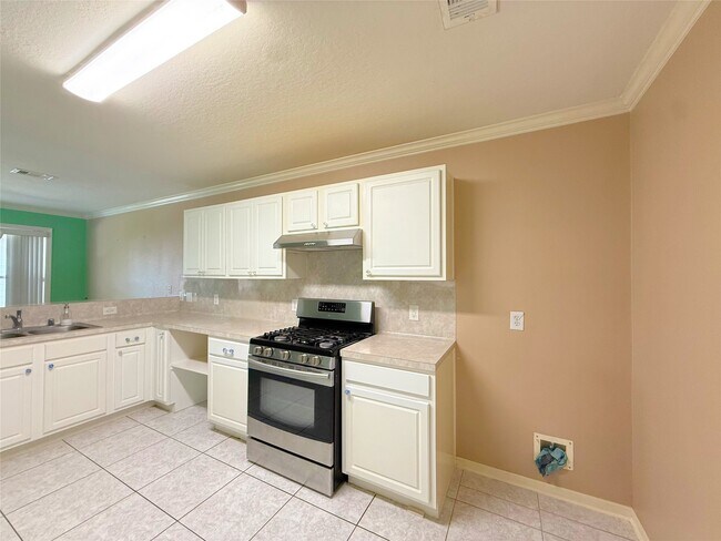 Building Photo - 16015 Youpon Valley Dr